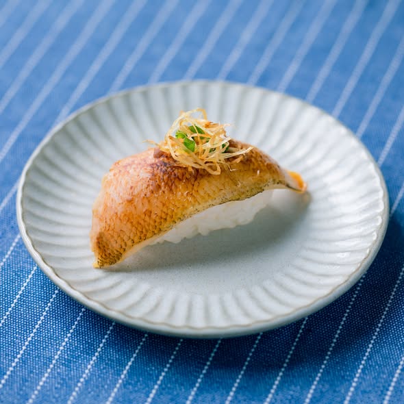 元氣壽司焙燒葱香赤鯥$12